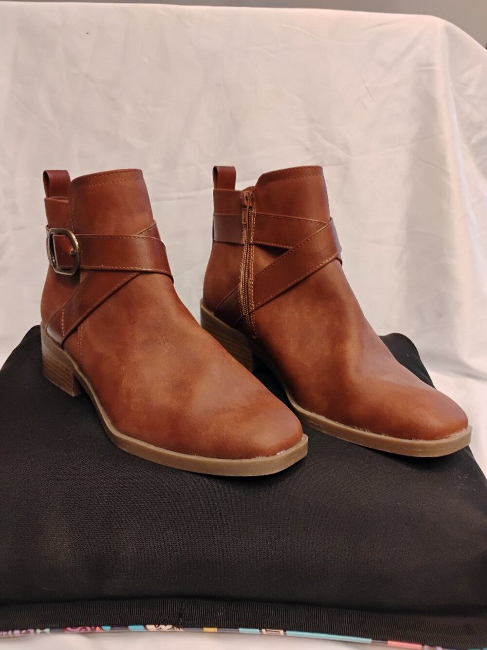 Time and Tru Boots Womens Size 10 Ankle Booties Brown Faux Leather Buckle Zip He